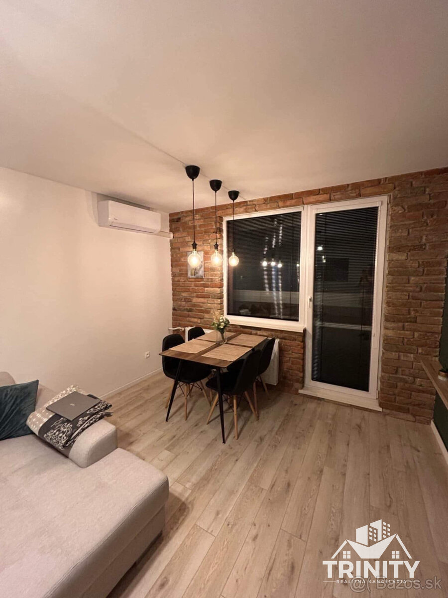 Na prenájom zariadený 2-izbový byt s balkónom v Nových Zámko - 5