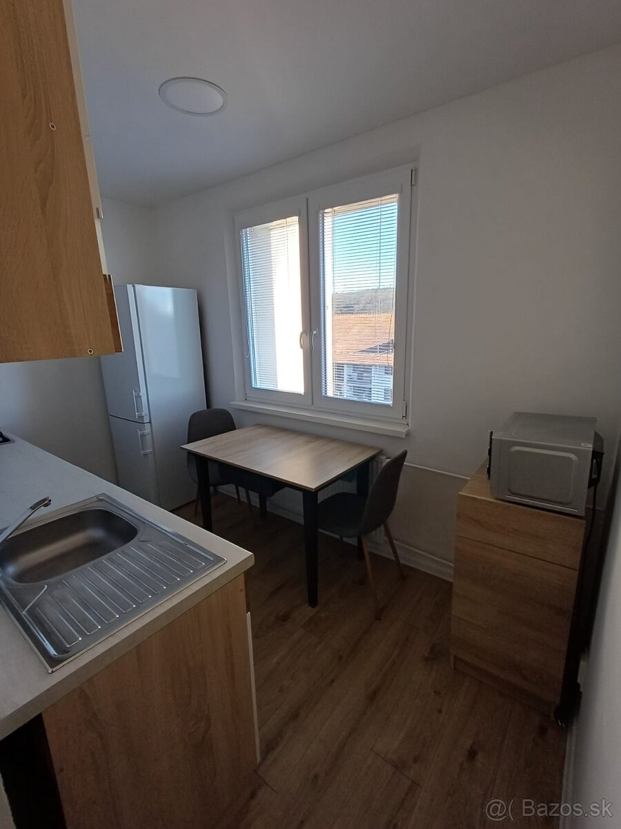 Prenájom 1 izbového bytu Poltár - 5