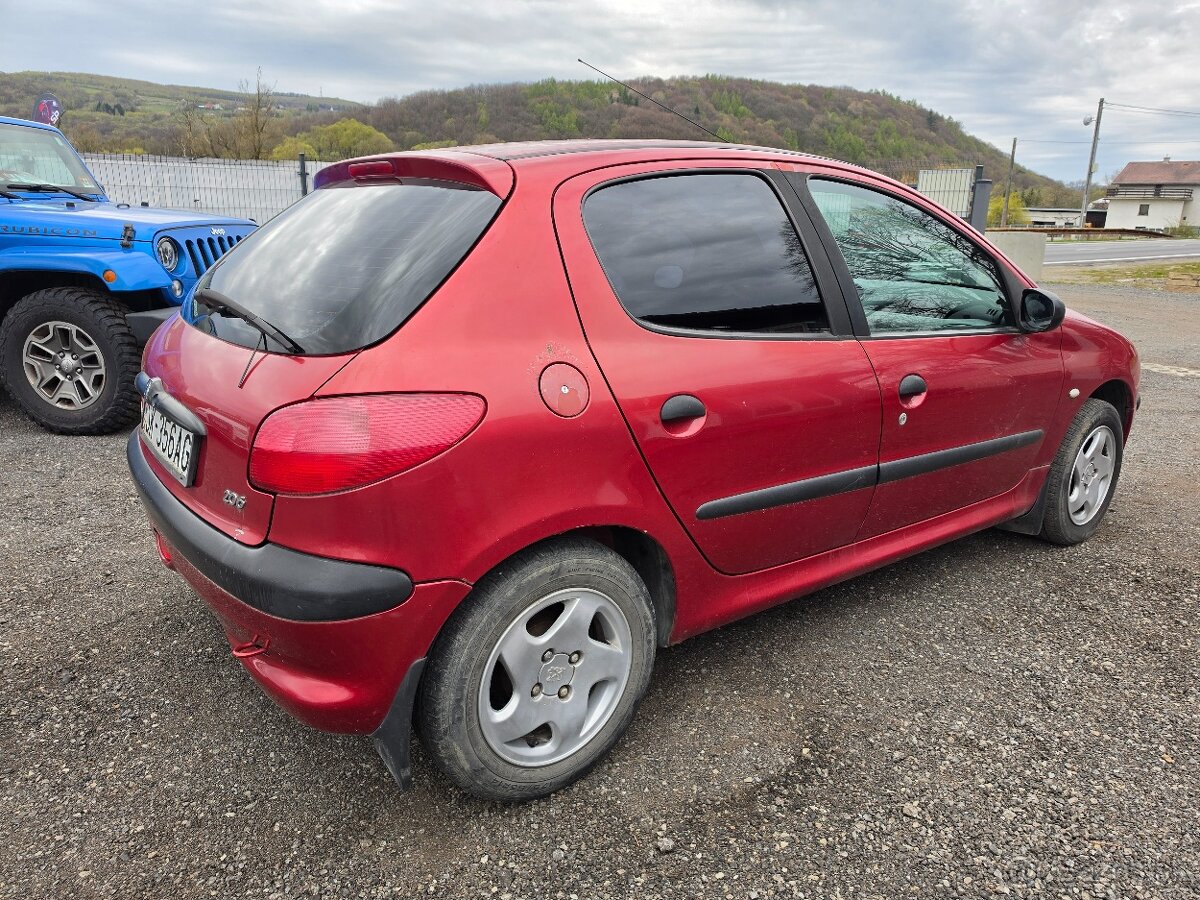 PEUGEOT 206 1.2i BENZÍN - 5