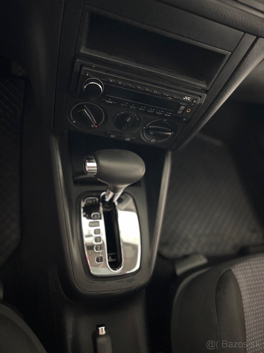 Volkswagen Golf IV - 5