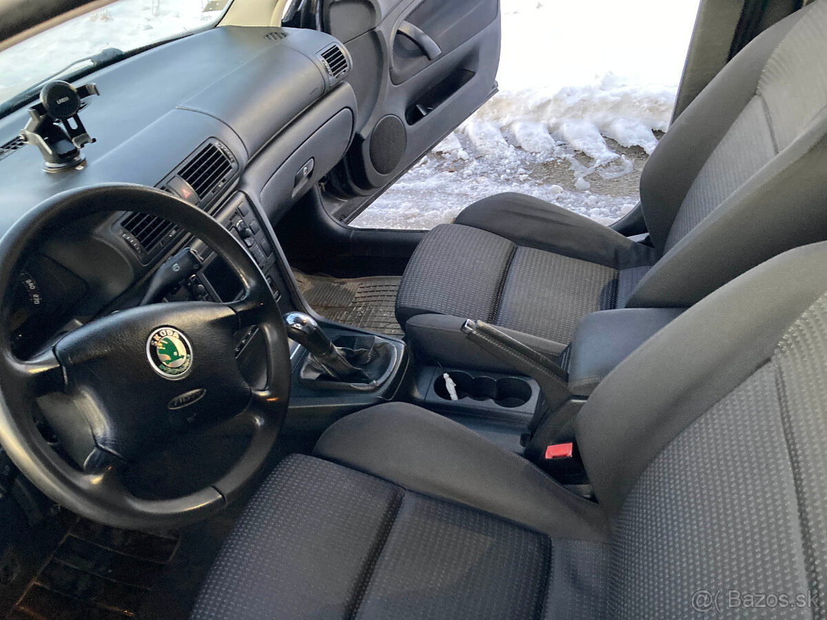 Škoda Superb 1.9 TDI, r. 2005 – manuál - 5