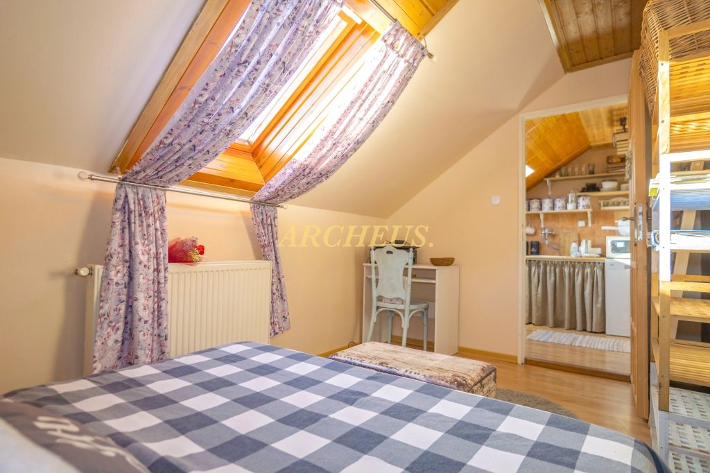 NA PRENÁJOM, PODKROVNÝ 2 IZBOVÝ BYT V RD, 55m2, SOLIVAR - 5