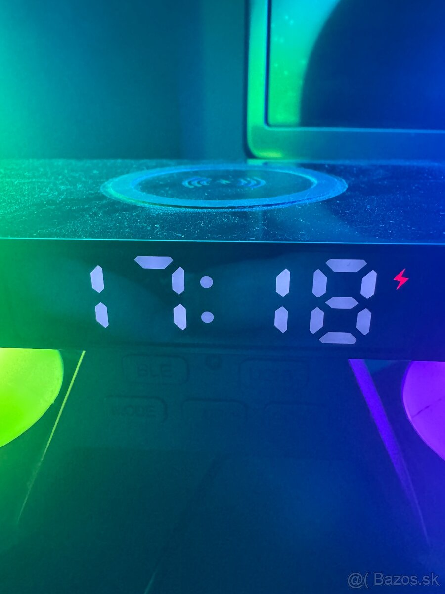 Multifunkčné svetlo/budík/nabíjacia stanica - 5