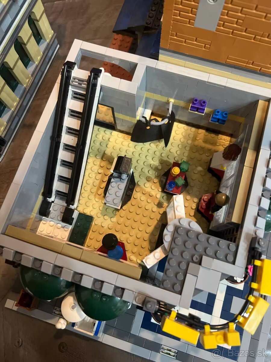 Grand Emporium 10211 - 5