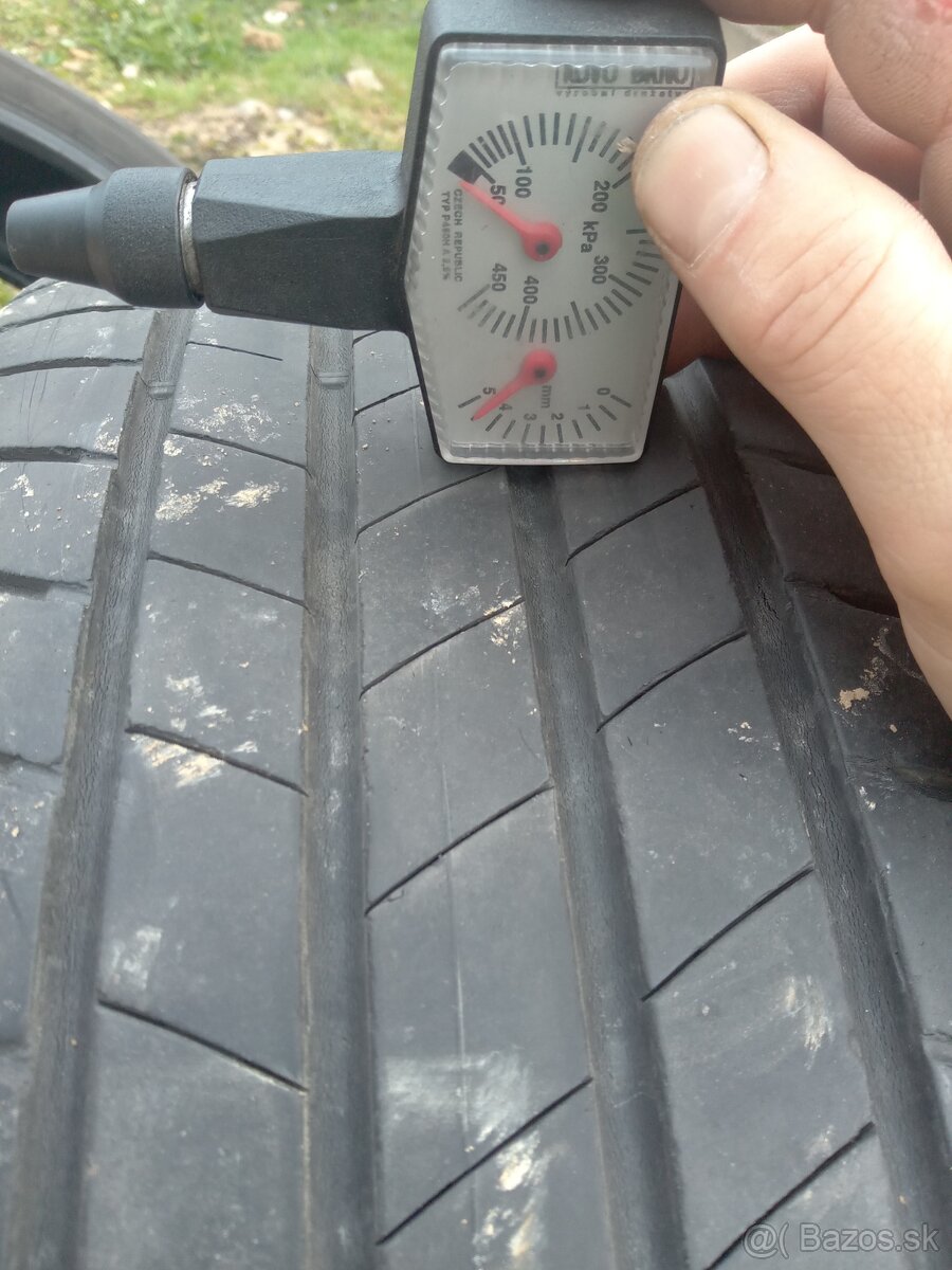 Letné pneu 235/55 r 19 - 5