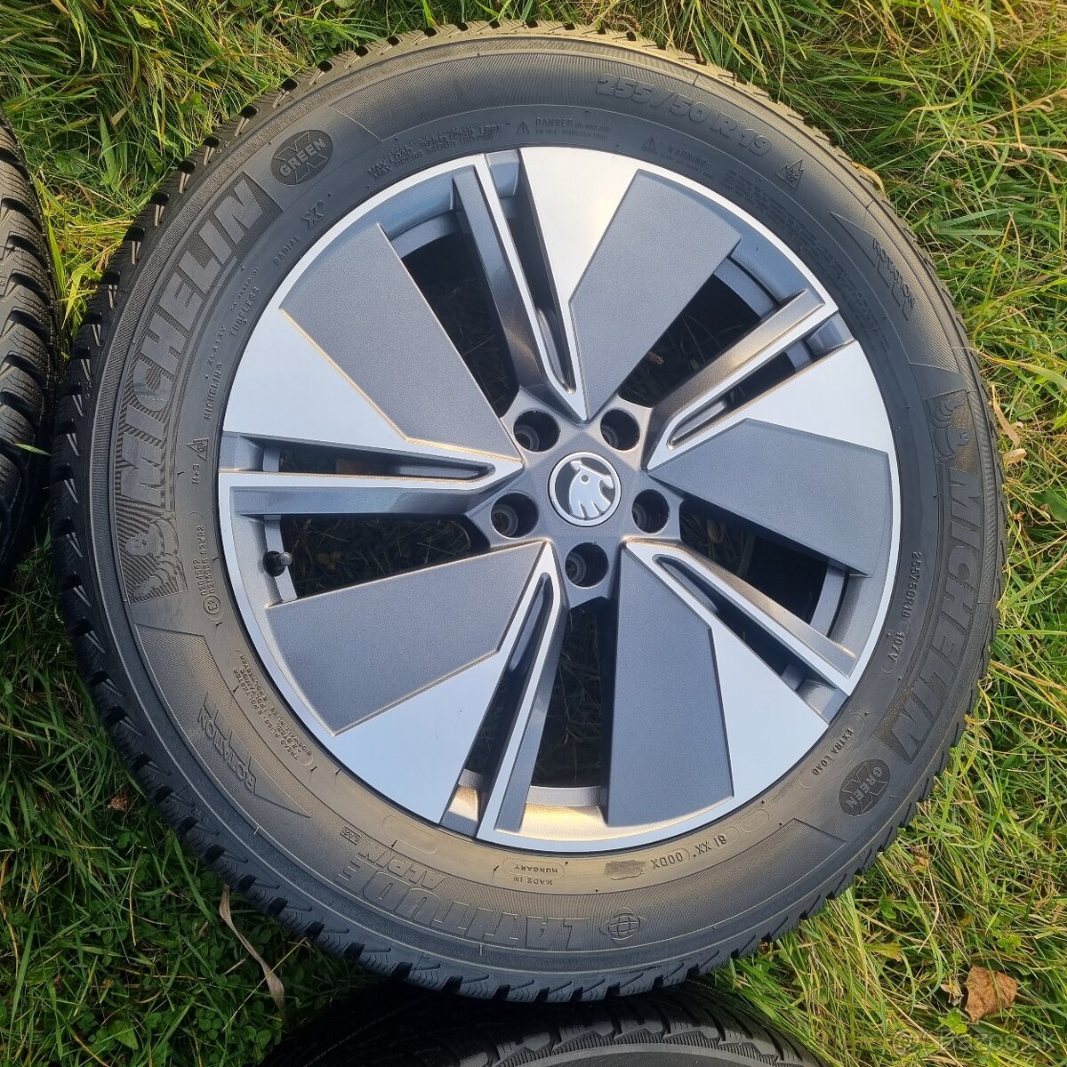 Zimna sada Alu Enyaq R19 VW ID - 5