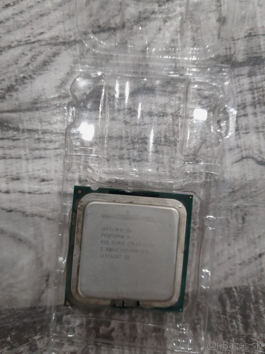 Predám procesory Intel® - 5