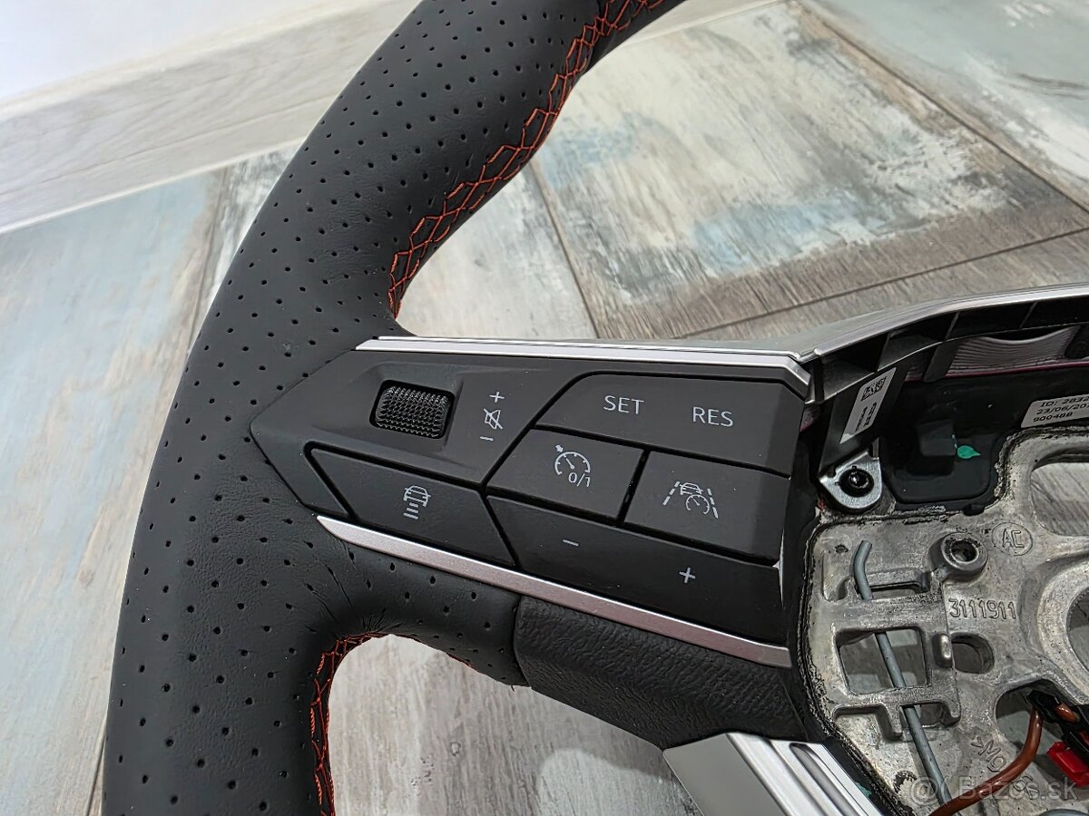 Multifunkcny kozeny Seat volant - 5