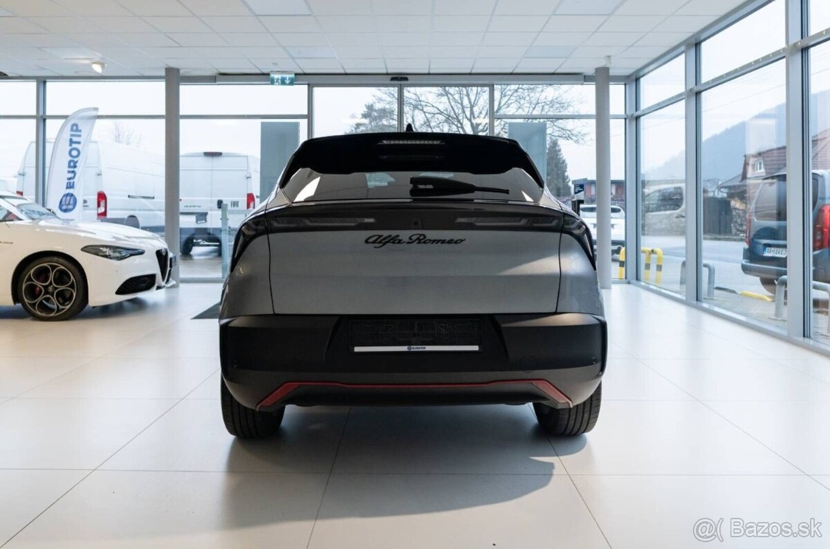 Alfa Romeo Junior Speciale 54kWh - 5