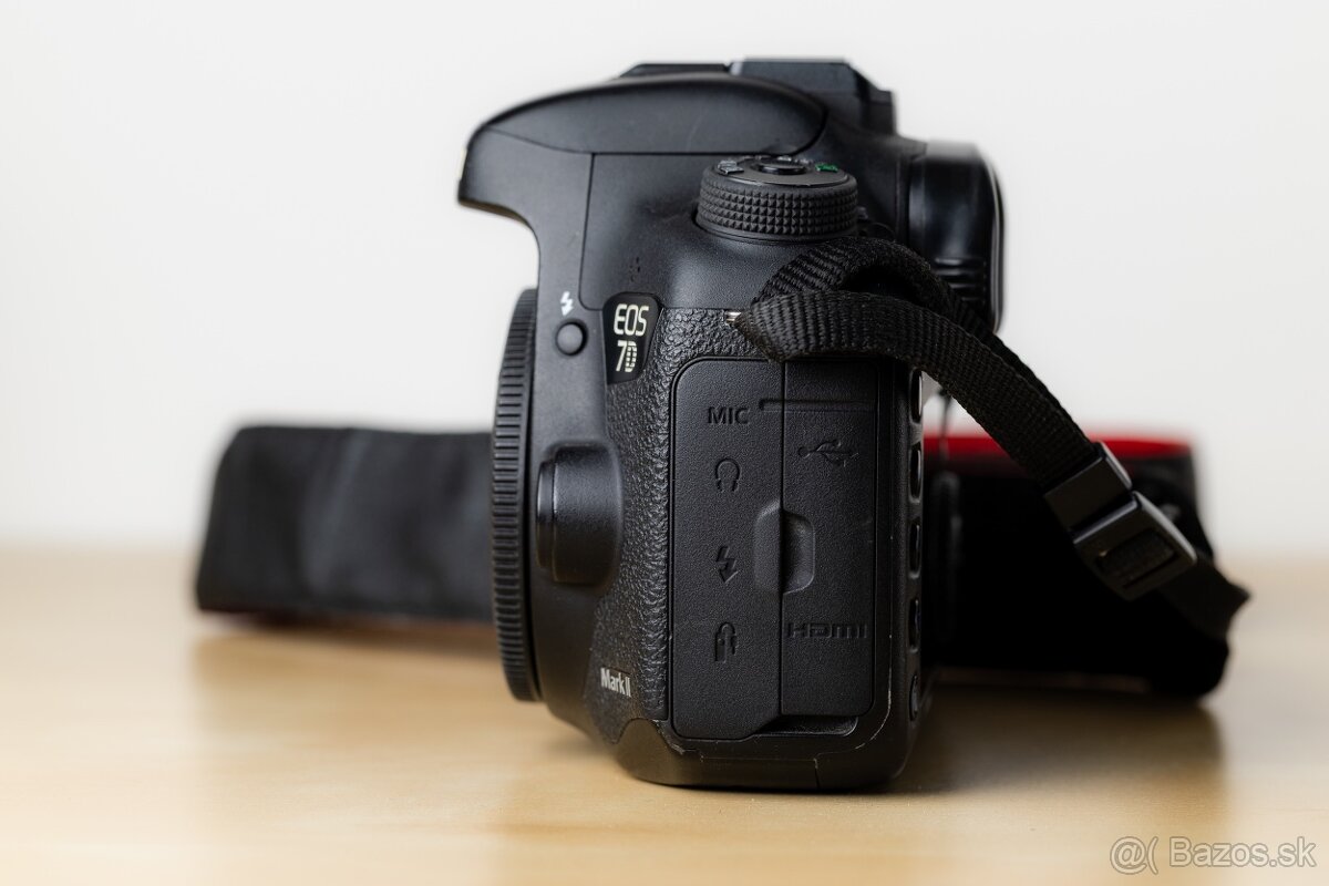 Canon EOS 7D Mark II + Grip - 5