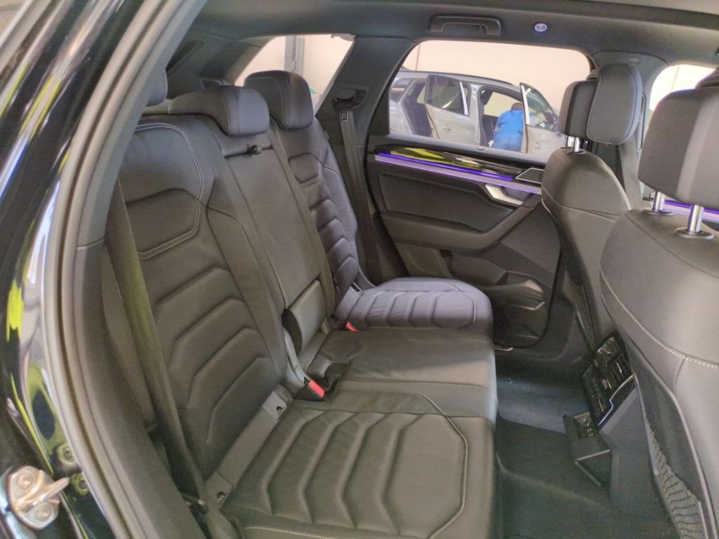 Volkswagen Touareg R-Line. - 5