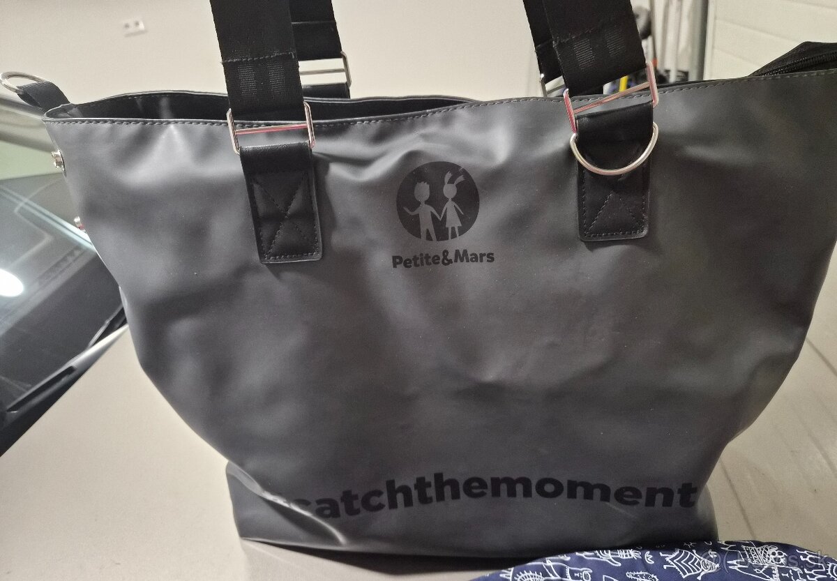 petite mars street + - 5