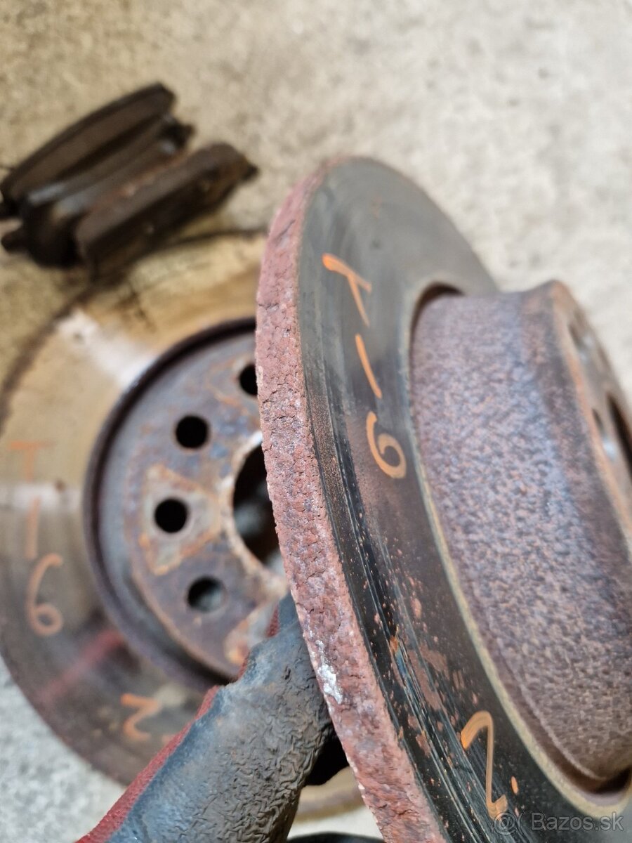 Zadné brzdy VW Tiguan 5N - 5