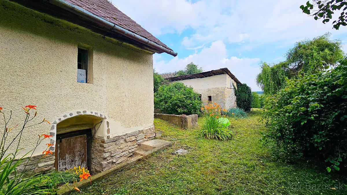 Rodinný dom v obci Chmiňany, s veľkou záhradou na predaj - 5