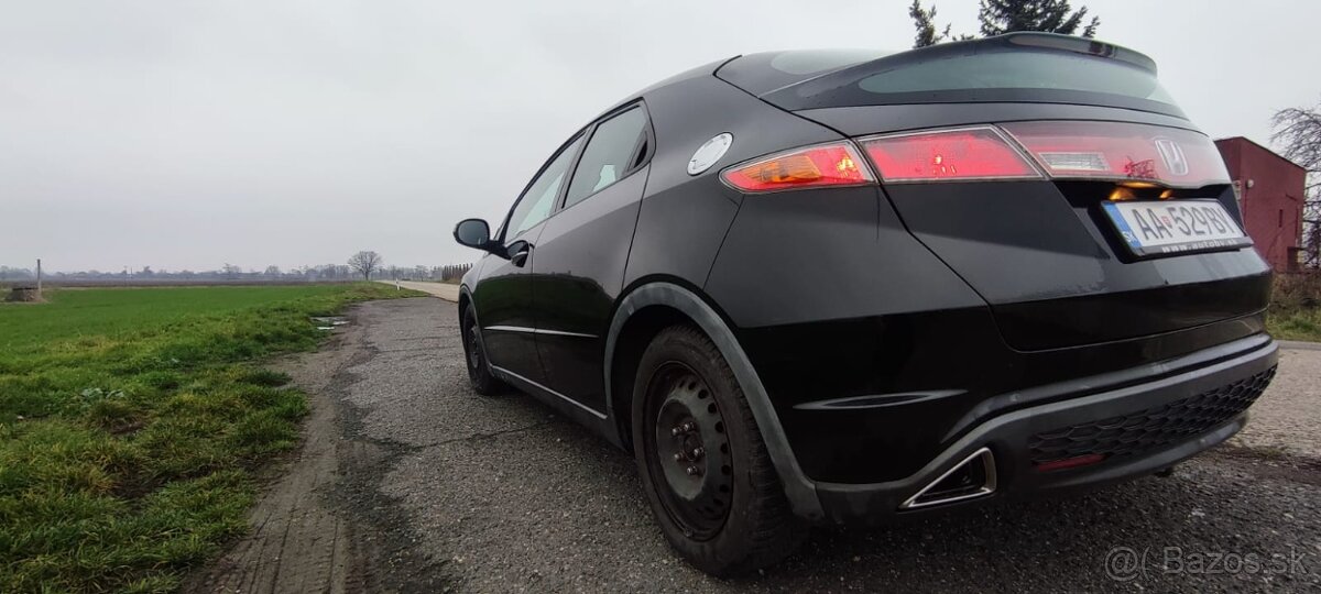 Honda Civic 8g 1.8i - 5