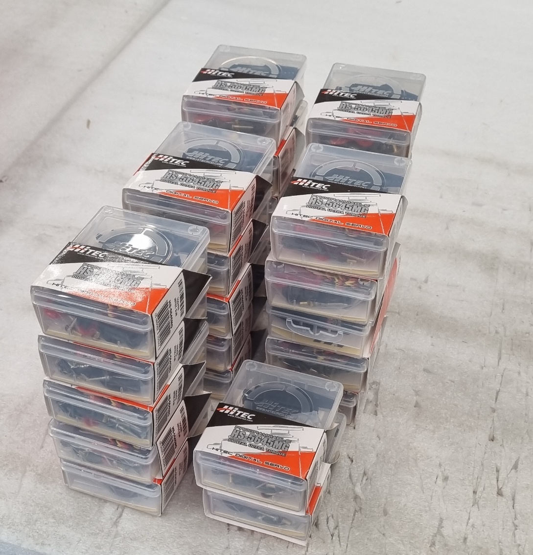 Predám Servomotorčeky HITEC HS-5645MG - 5