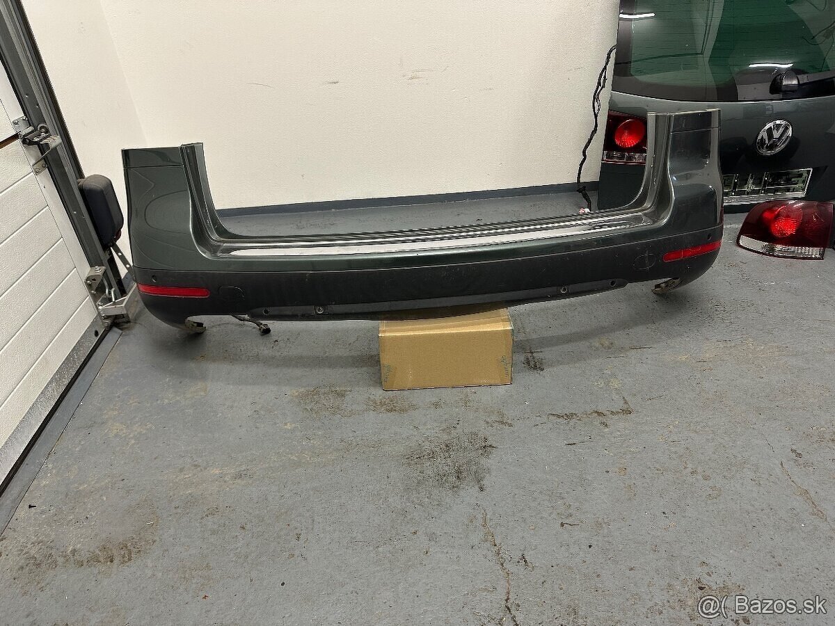 VW Touareg zadná část - 5