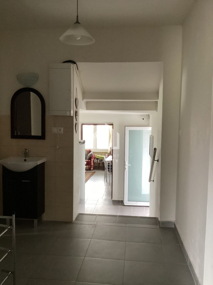 VÝHODNÁ CENA 4-izbový tehlový RD s krásnym pozemkom - 5