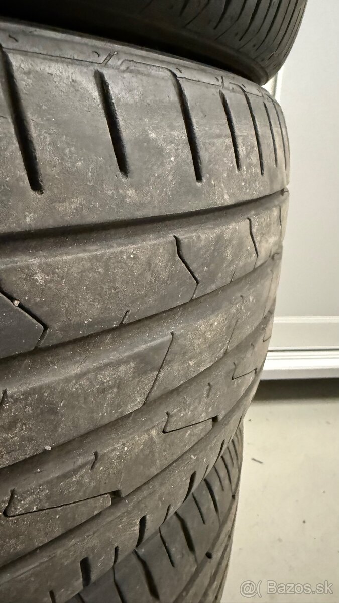 Pneu 225/40/R18 Hankook - 5