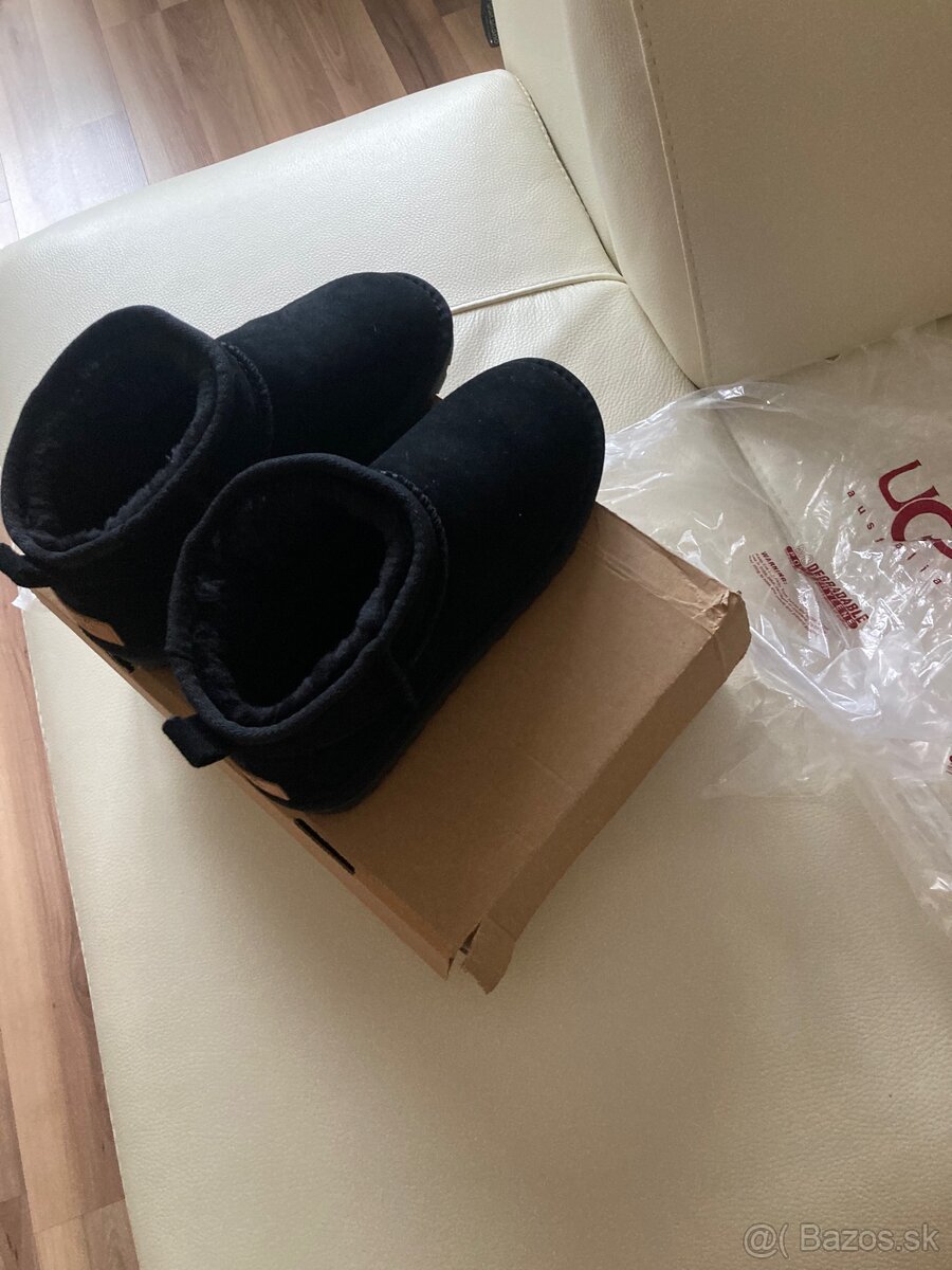 UGG nove - 5