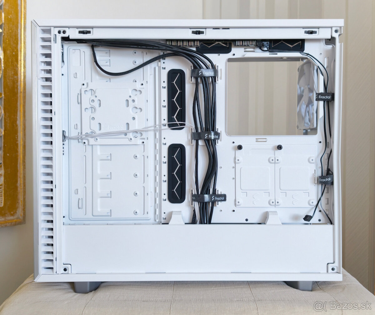 Predám PC skrinku Fractal Design Define 7 White TG - 5