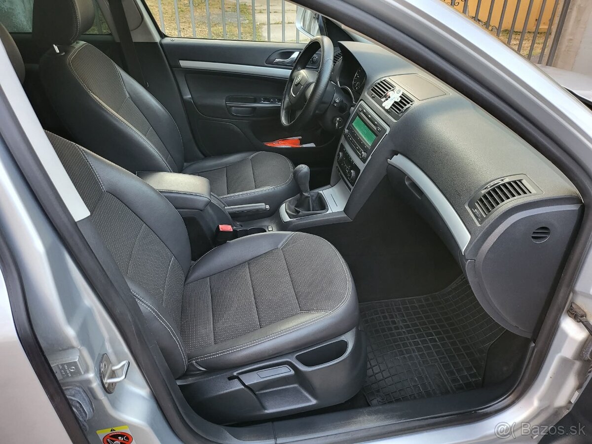 Predám Škoda Octavia Facelift 2.0 tdi Elegance - 5