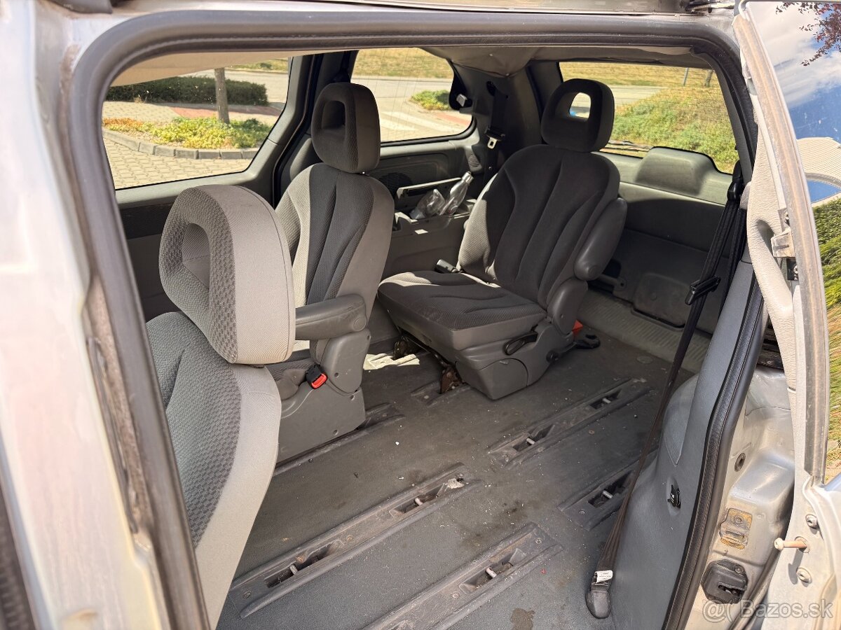 Chrysler Voyager - 5