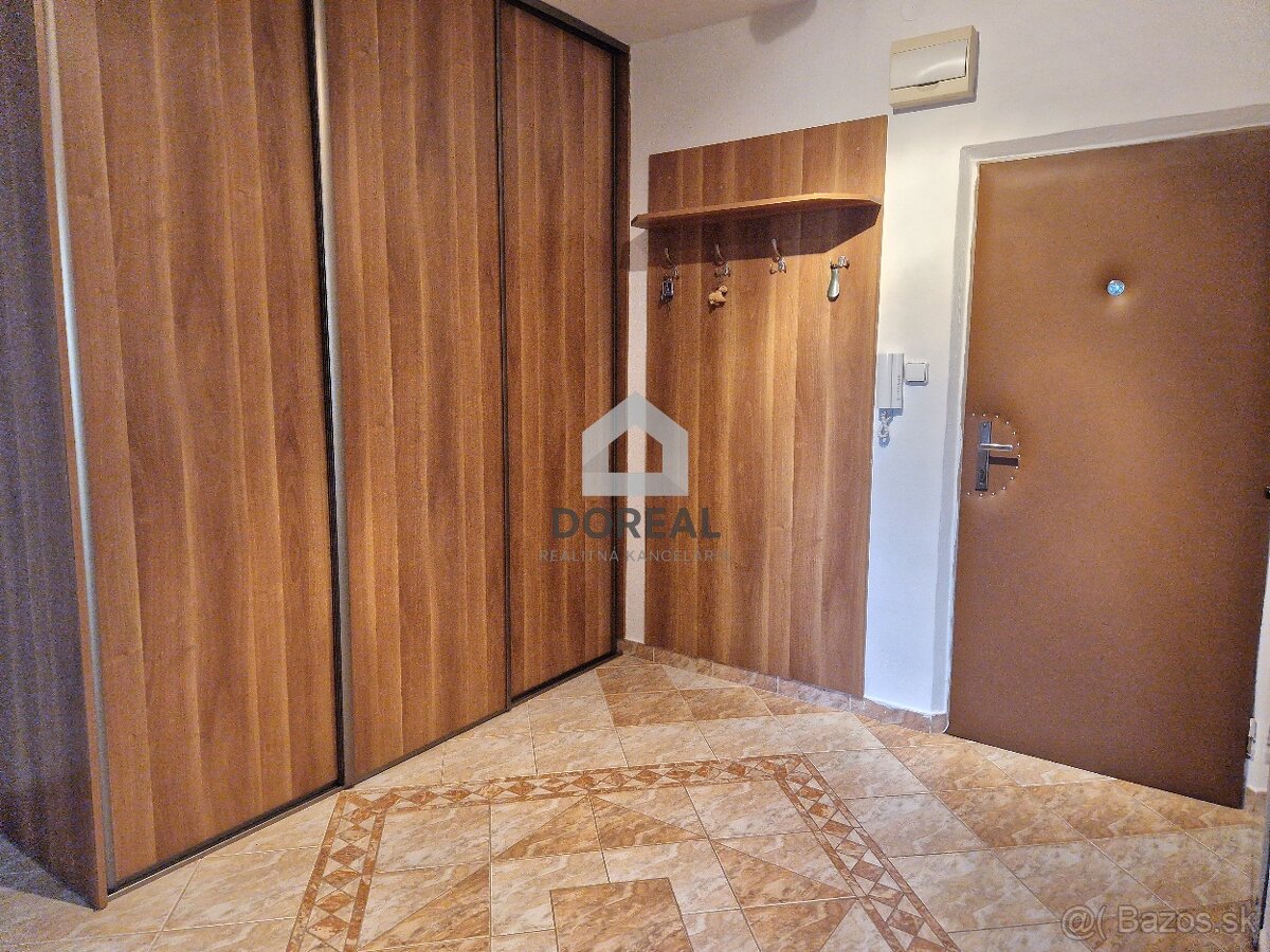 PRENAJATÝ • Prenájom 4-izbový byt • Senica centrum - 5