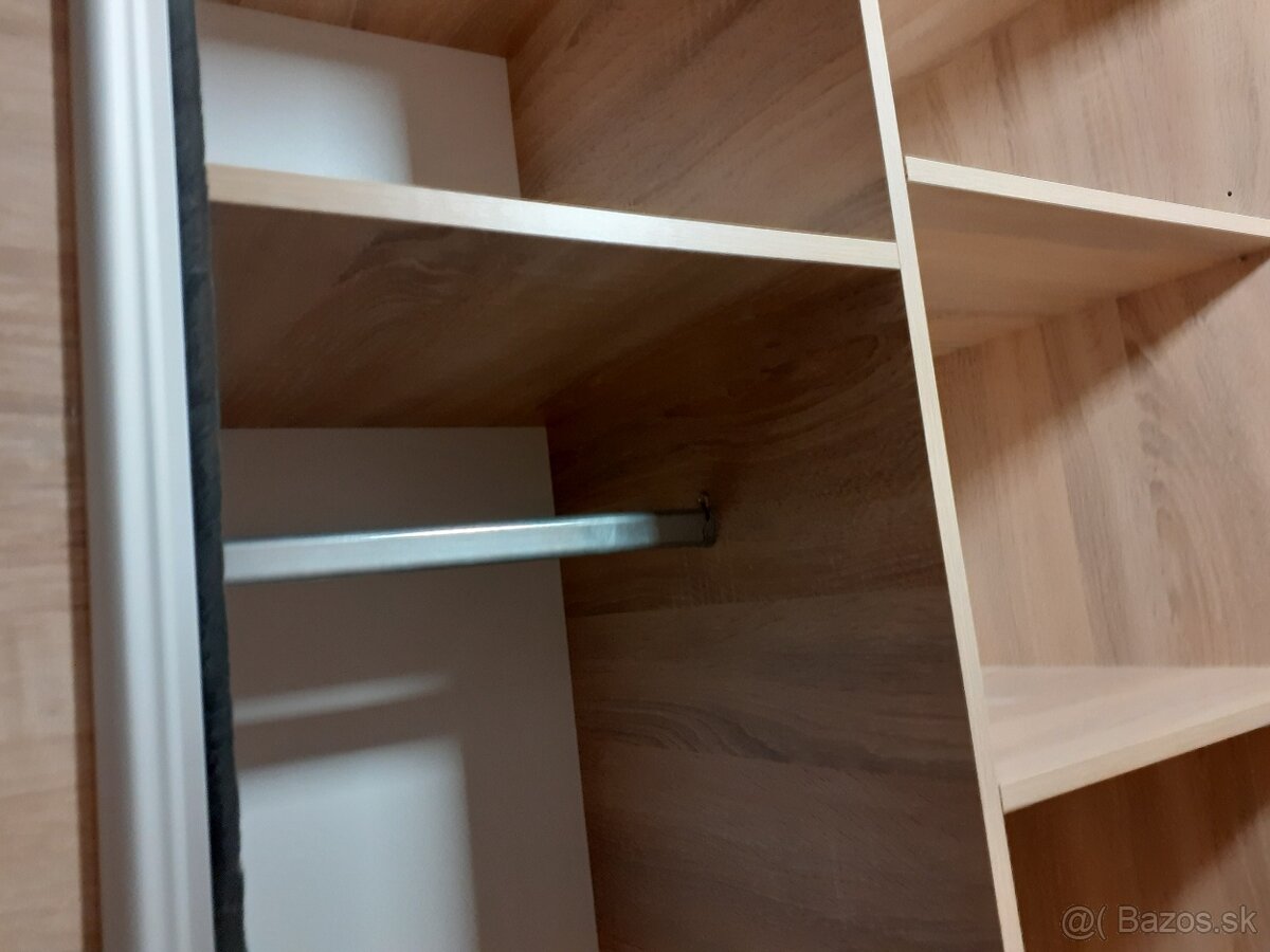 Dvojdverová šatníková skriňa s posuvnými dverami - 5