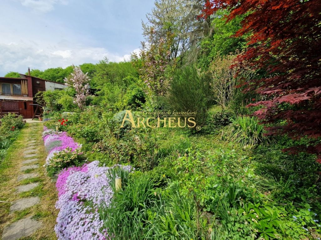 POZEMOK + STARŠIA CHATA - ČERMEĽ - 1058 m2 - 5