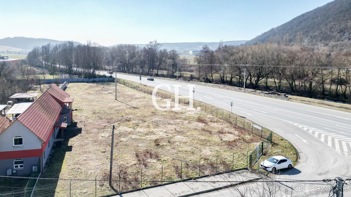 Na predaj rozľahlý rodinný dom s veľkým pozemkom pri hlavnom - 5