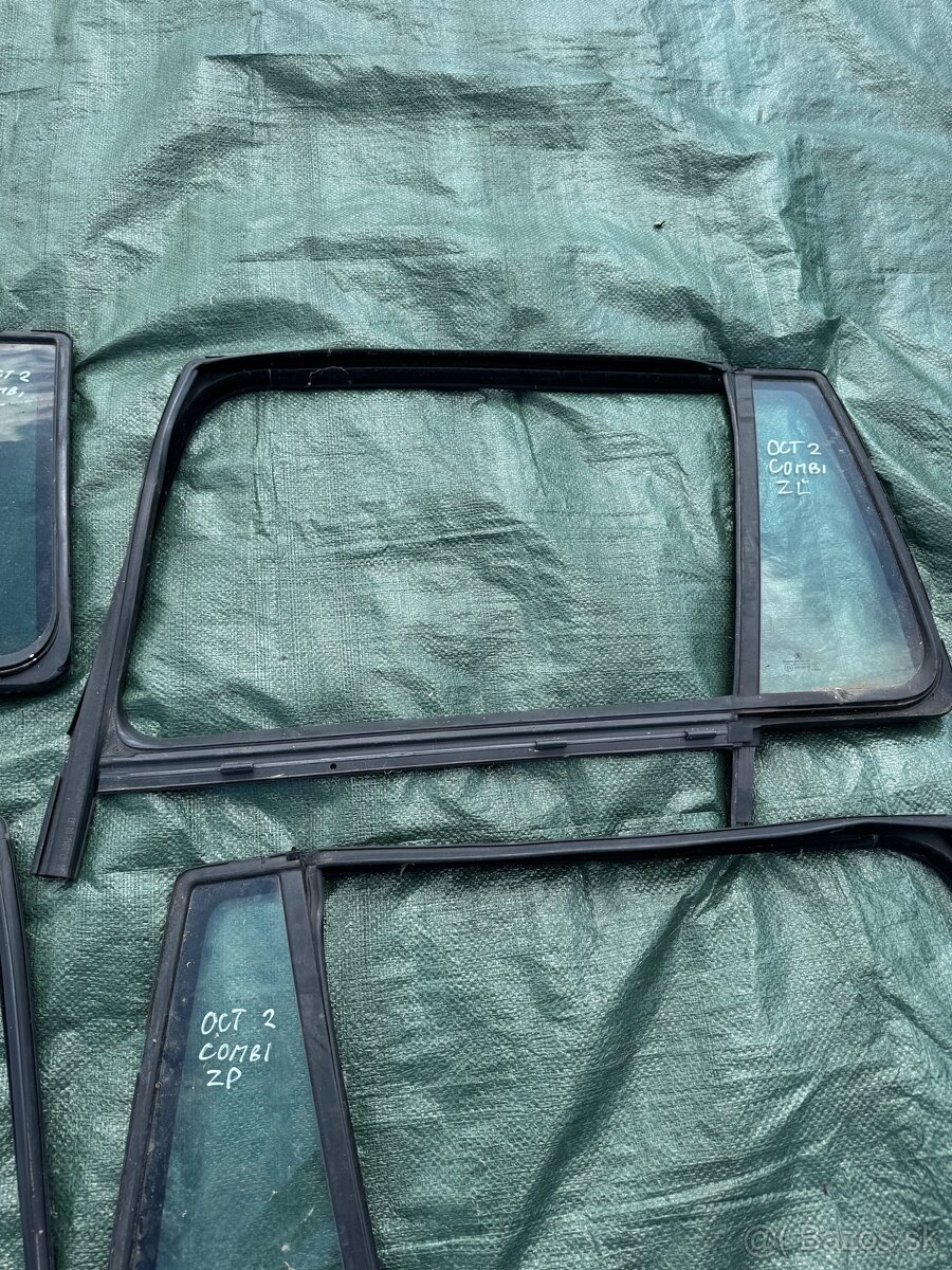 Zadné pevné okno ľavé a pravé Octavia 2 Combi - 5