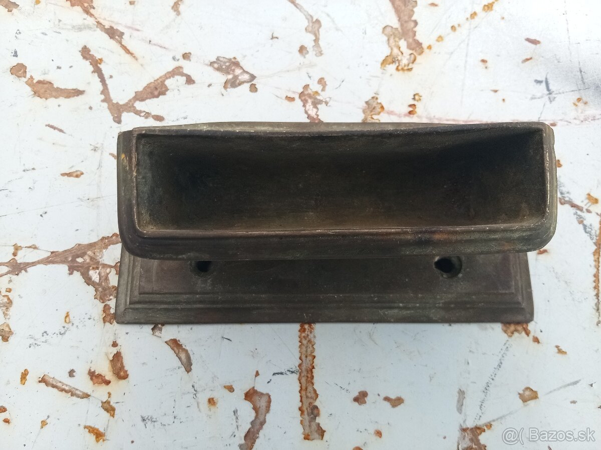 Mosadzný popolník - 5