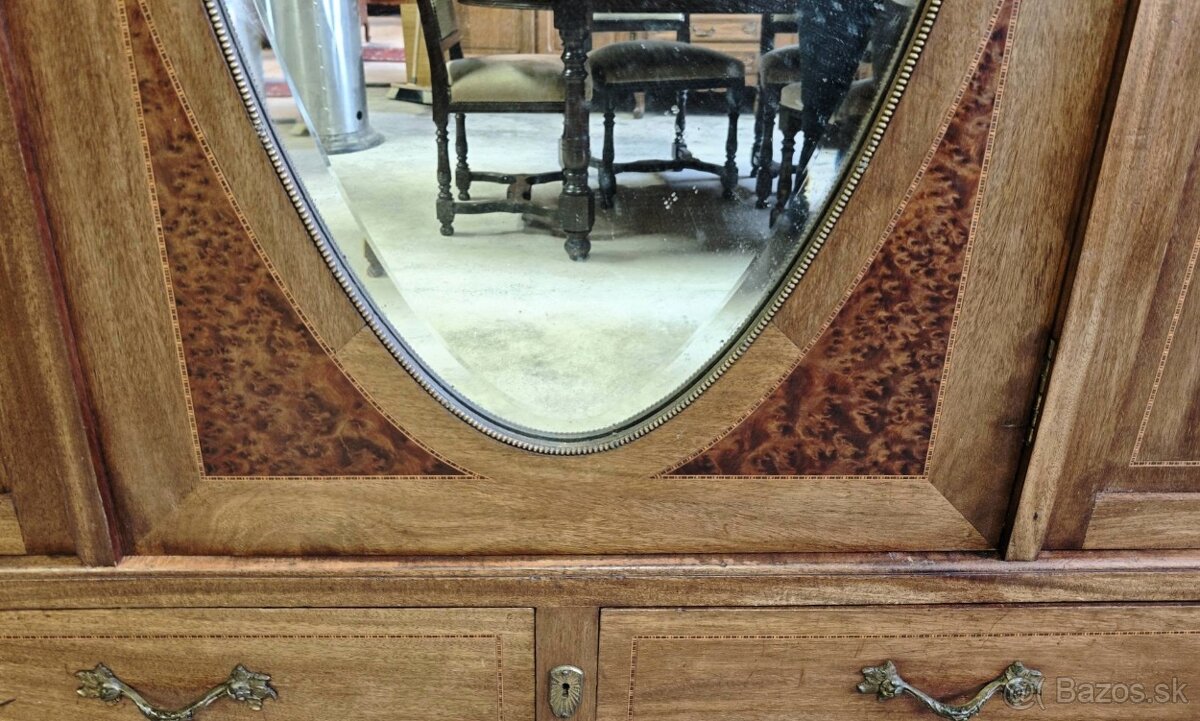 Starožitná skriňa - 5