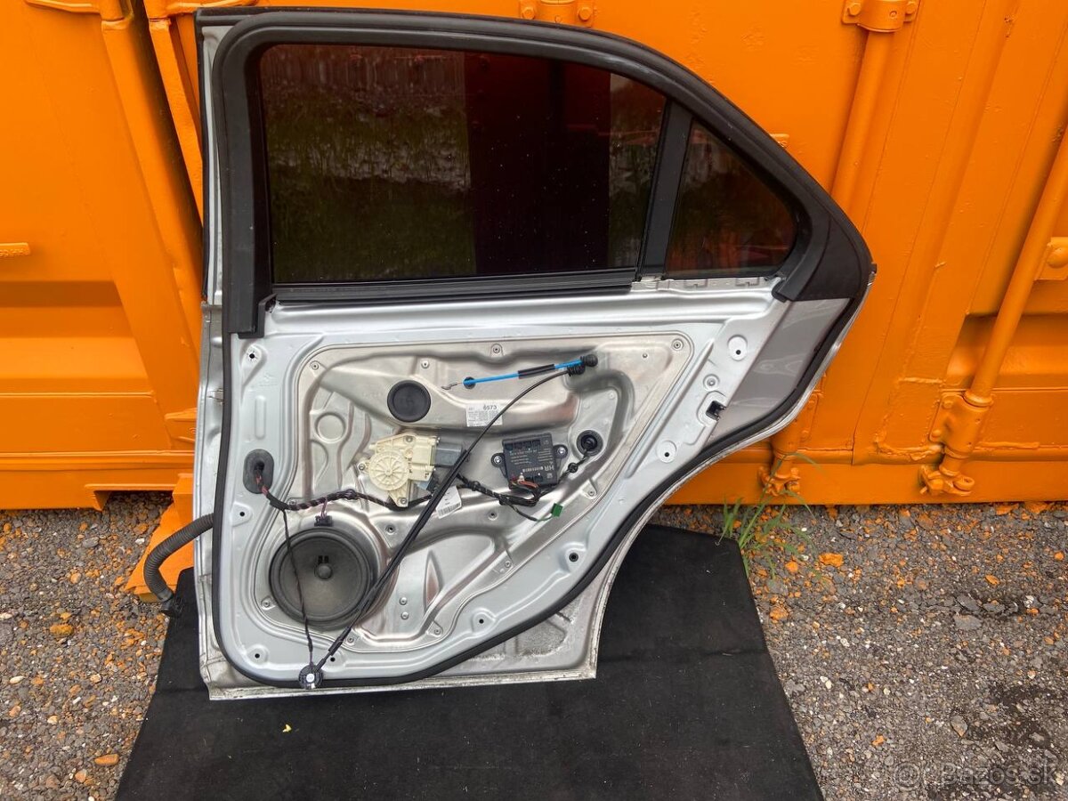 MB E-class 212 Predne a zadné dvere - 5