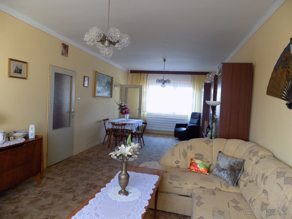 Poschodový dom v Tvrdošovciach v centre obce vhodné aj na - 5