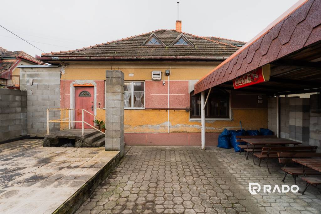 RADO | Pozemky s dvoma domami na prestavbu alebo novostavbu - 5