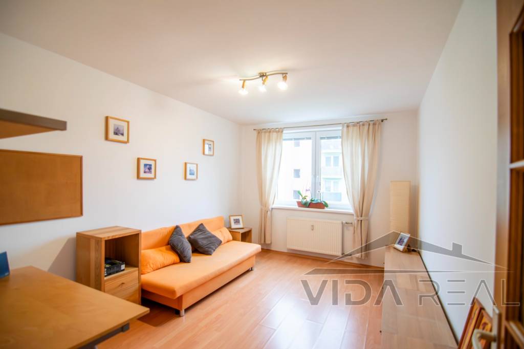 Priestranný 3-izbový byt s dvoma balkónmi v Pezinku, sídlisk - 5