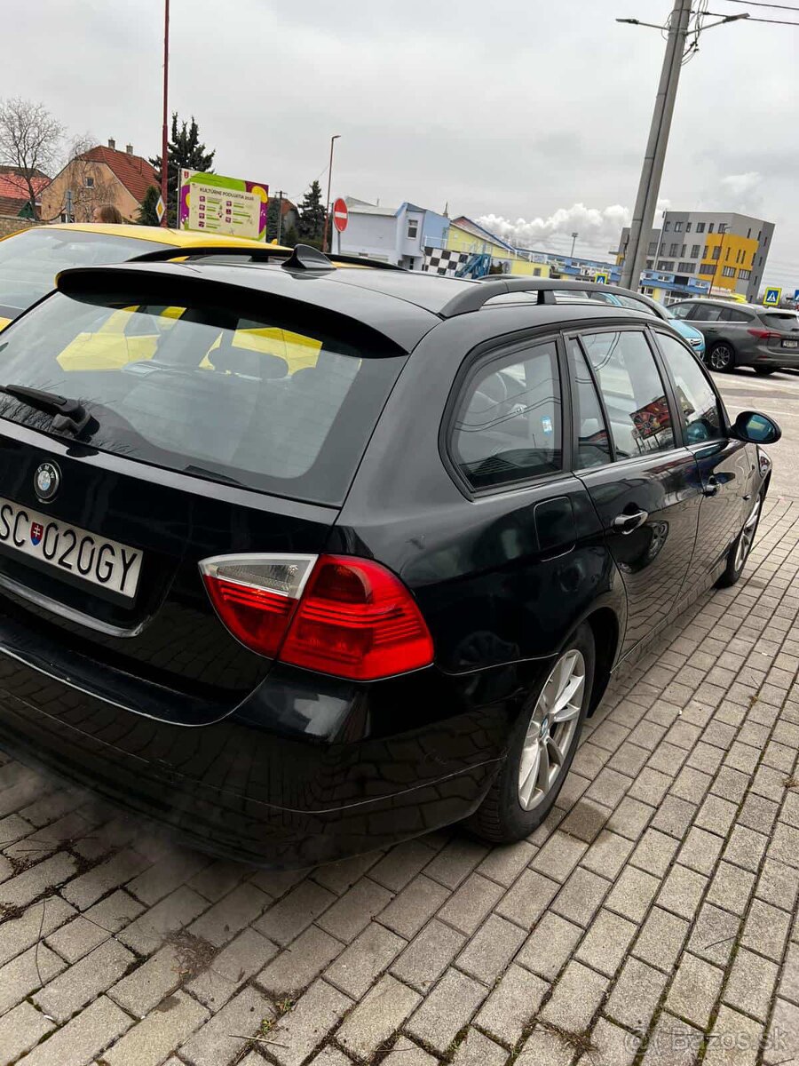 BMW E91 320i 125 kW | Manuál | Strešné okno - 5