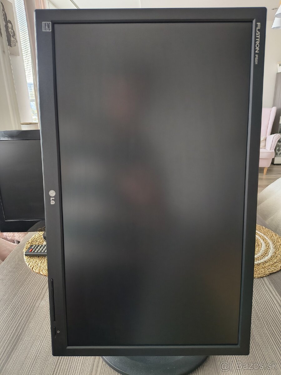 Predám 2 monitory za 30€ - 5