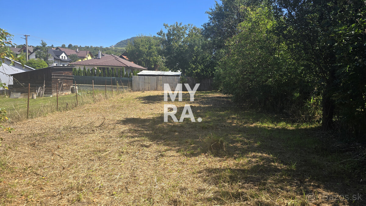 Stavebný pozemok v centre obce Gregorovce. - 5