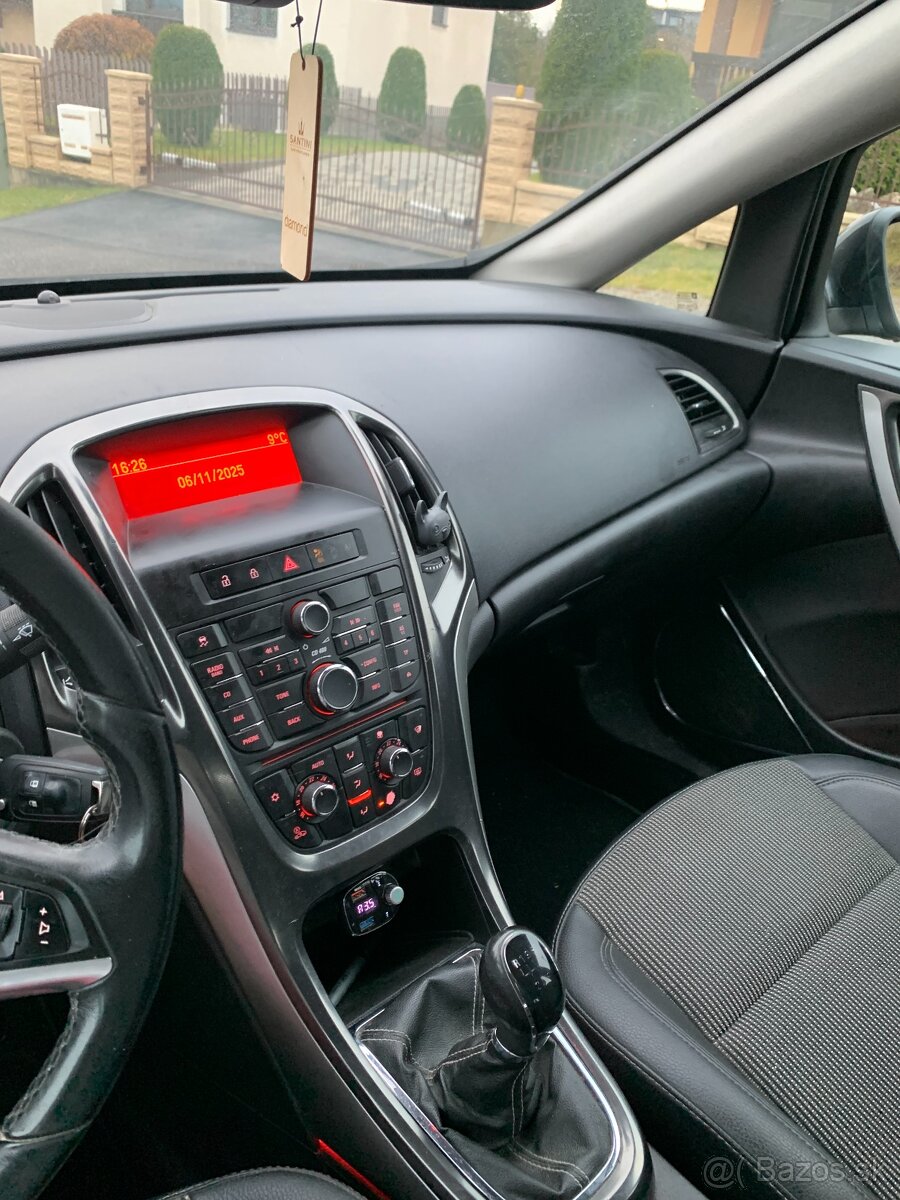 Opel Astra J 2010 - 5