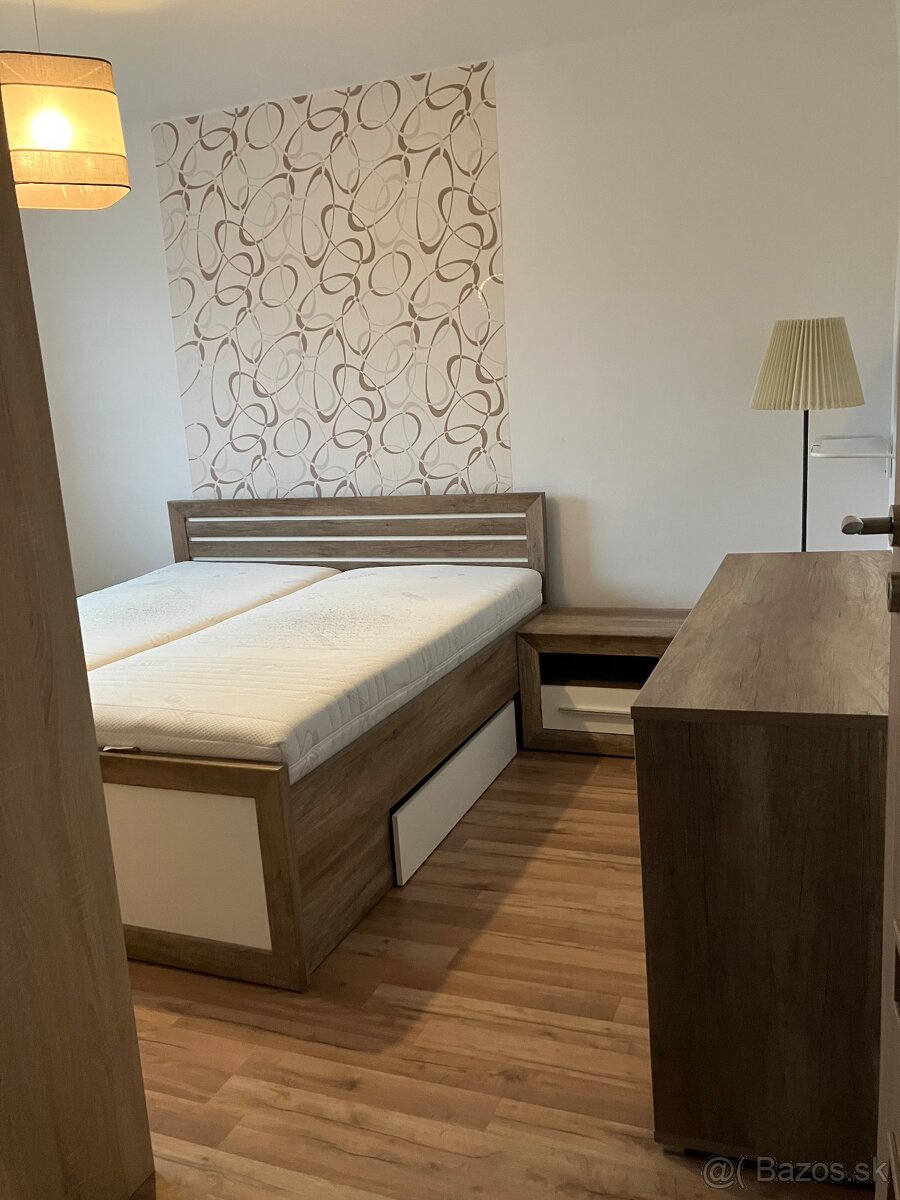 2-izbový byt, 17. Novembra - 5