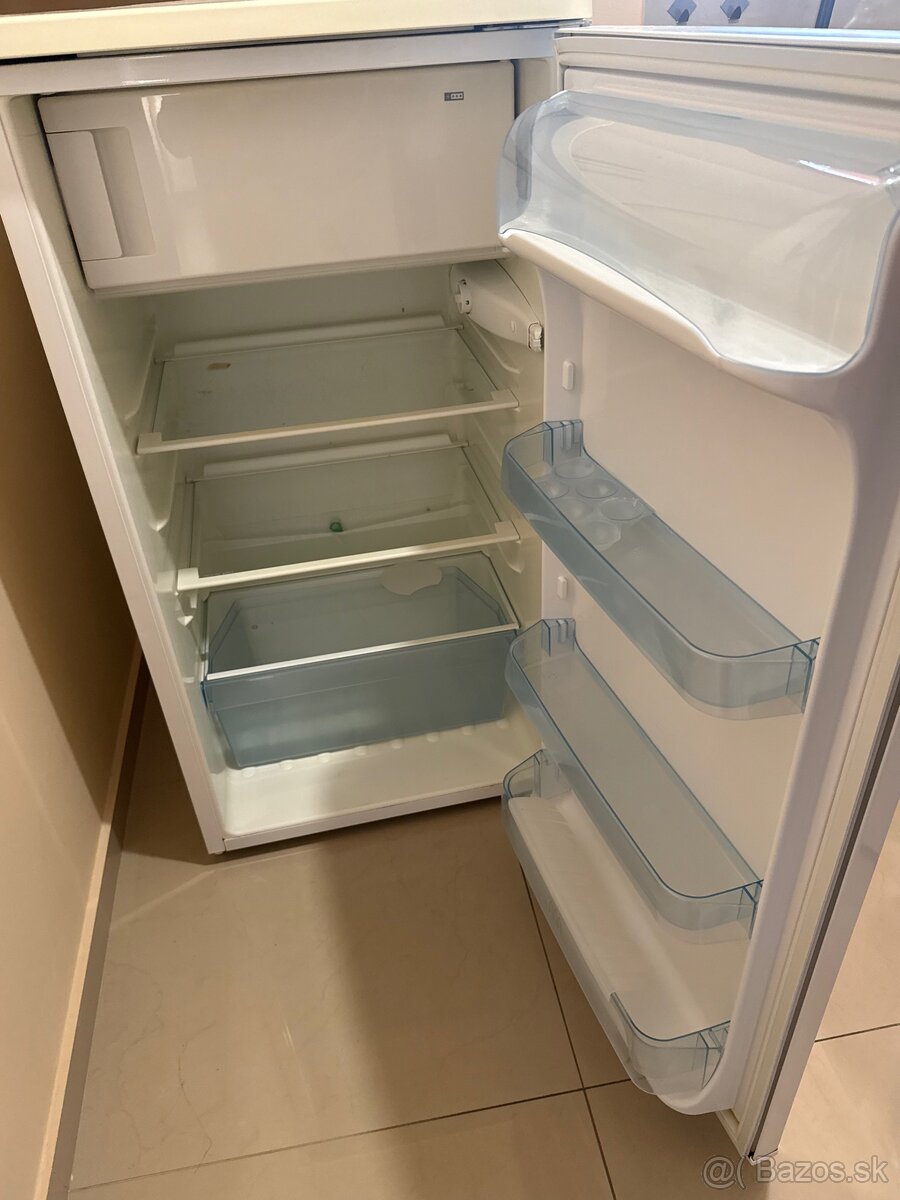 Chladnička s mrazničkou - 5