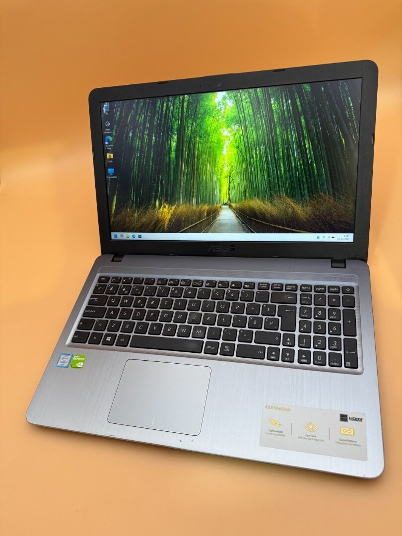 Notebook ASUS VivoBook i3-6006U / 16GB RAM / 256GB SSD / FHD - 5