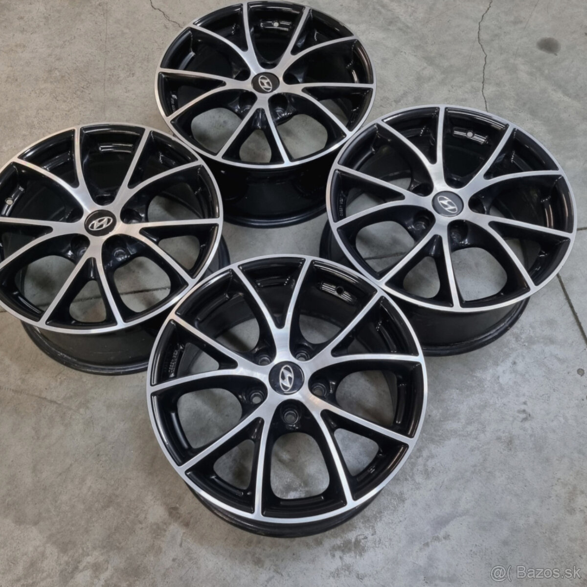 Hliníkové disky 5x114,3 R17 8J ET45 - 5