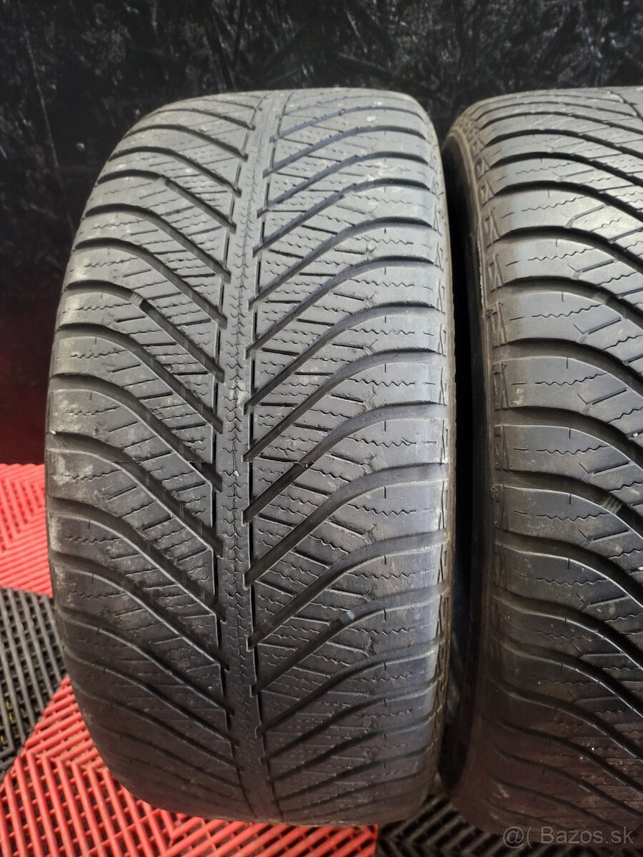 225/45 R17 Goodyear celoročné pneumatiky - 5