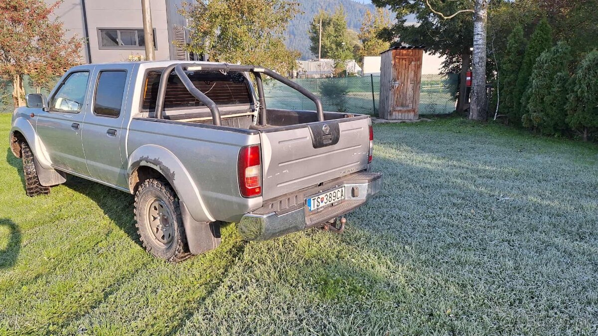 Nissan navara d22 4x4