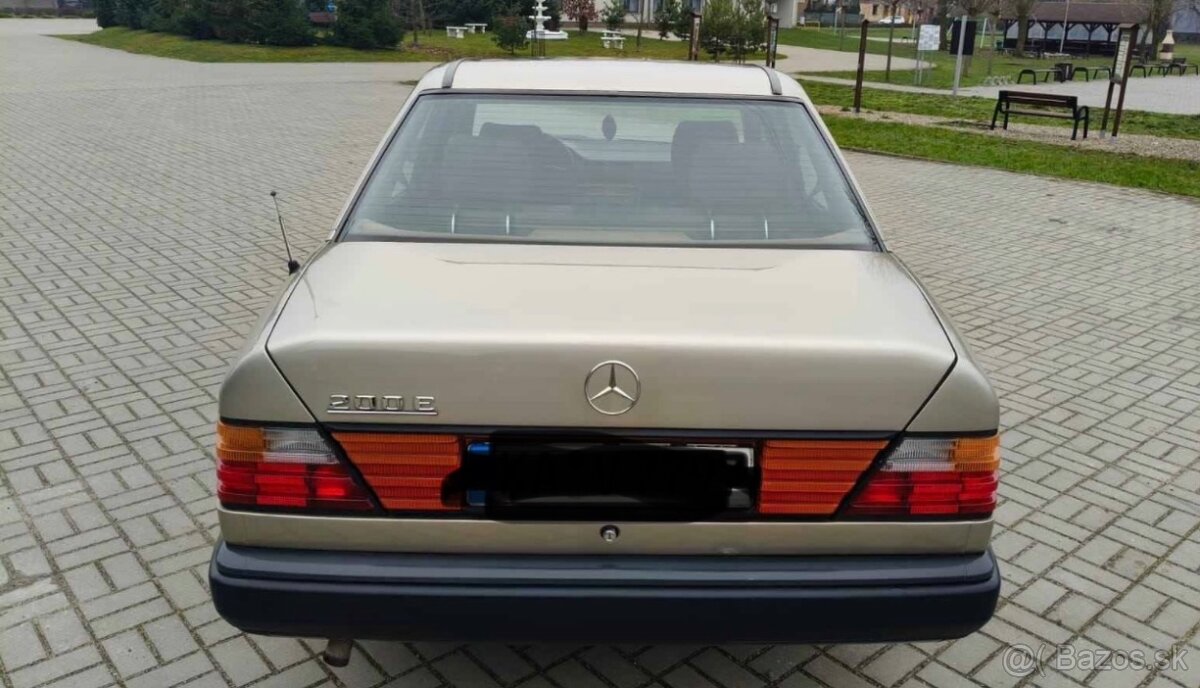 Mercedes-Benz 200E - 5