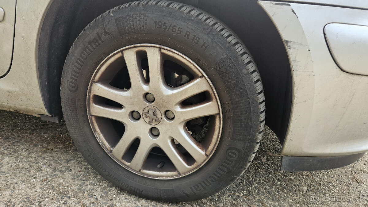 Peugeot 307 r. 2004 - 5